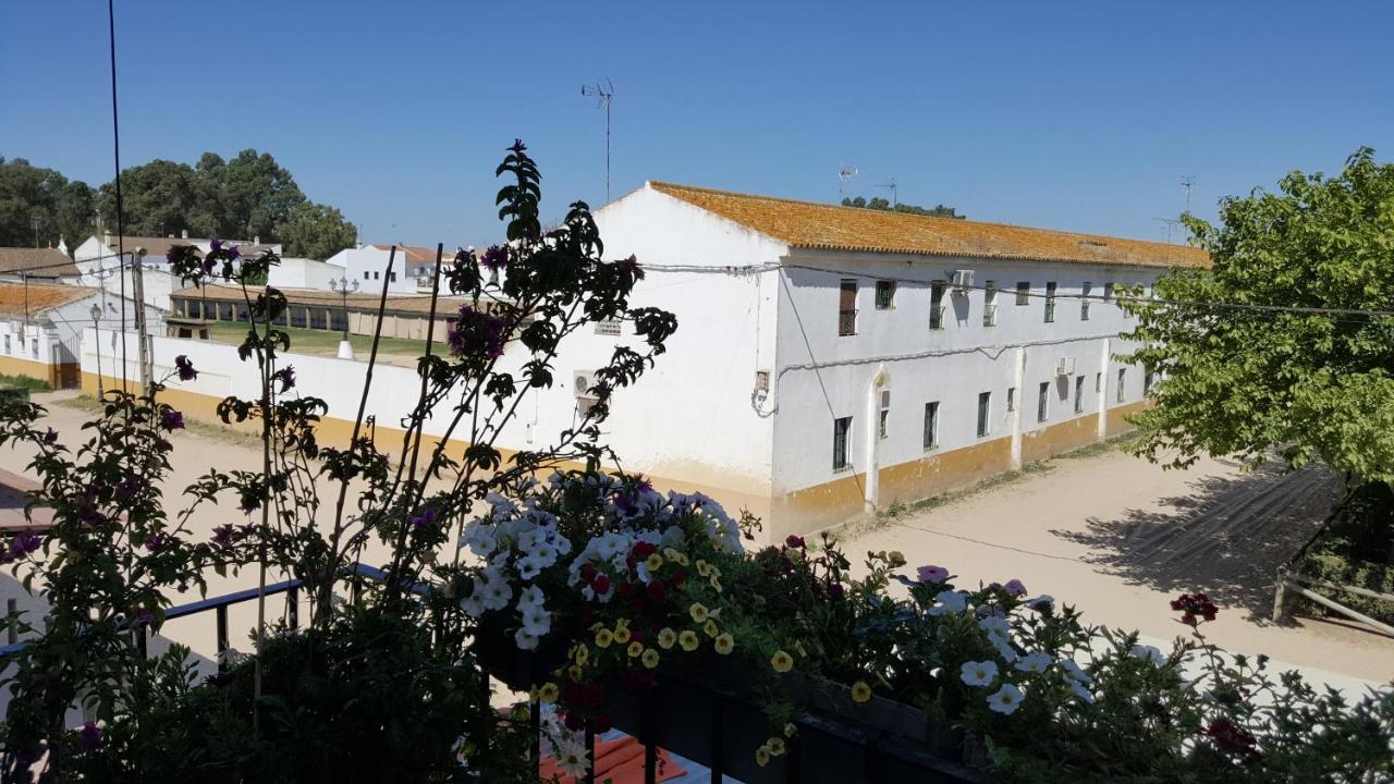Hospederia Rural Las Buganvillas El Rocio Exterior photo