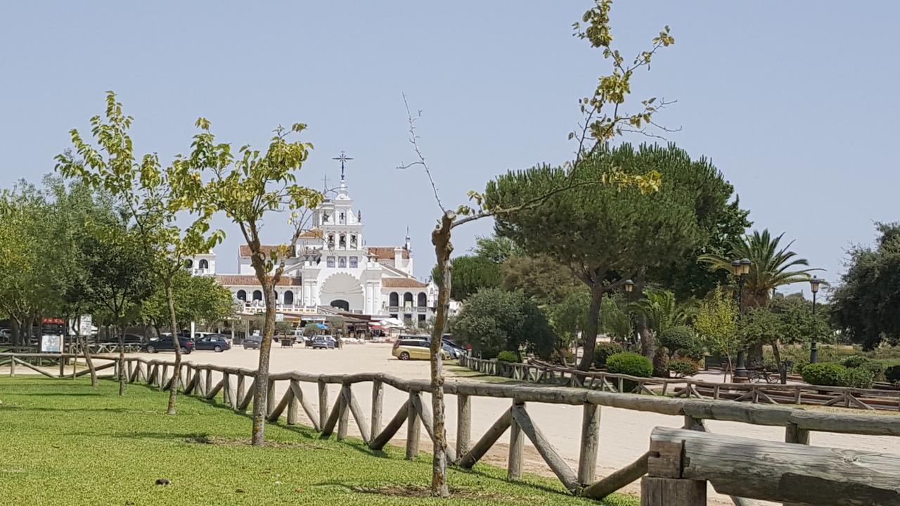 Hospederia Rural Las Buganvillas El Rocio Exterior photo